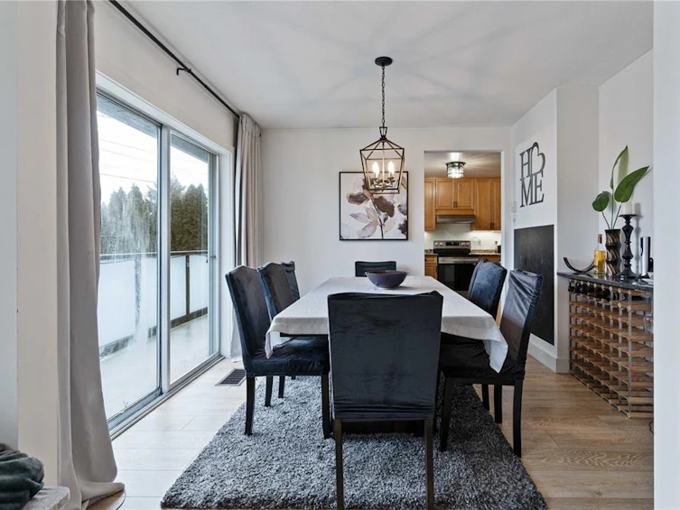 6910 Saanich Cross Road, Central Saanich, BC, V8Z 5X6 - 6