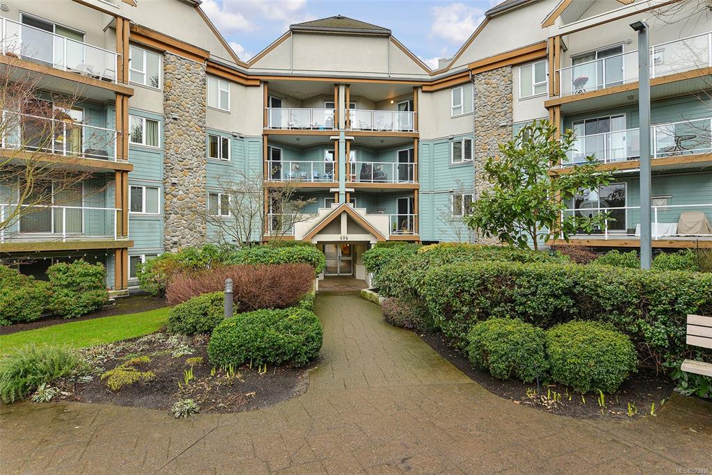 401-494 Marsett Place, Saanich, BC, V8Z 7J1