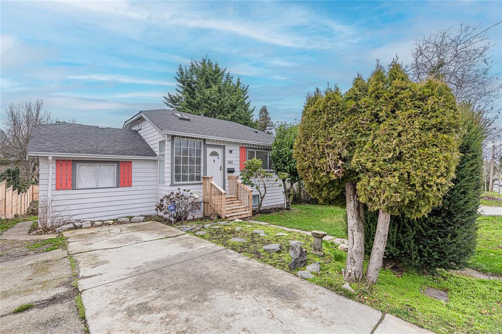 981 Tattersall Drive, Saanich, BC, V8X 2X1