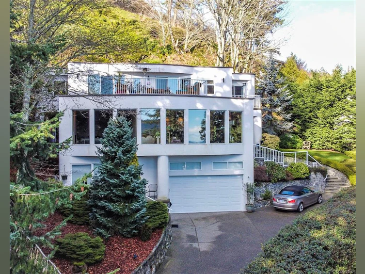 4696 Boulderwood Drive, Saanich, BC, V8Y 2P9
