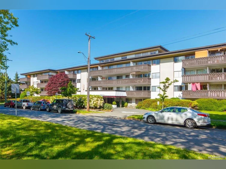 113-964 Heywood Avenue, Victoria, BC, V8V 2Y5