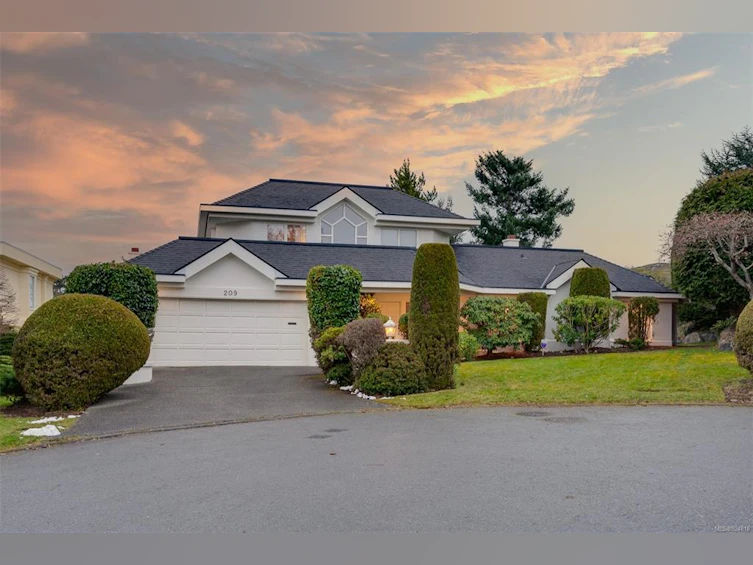 209 Denison Road, Oak Bay, BC, V8S 4K2