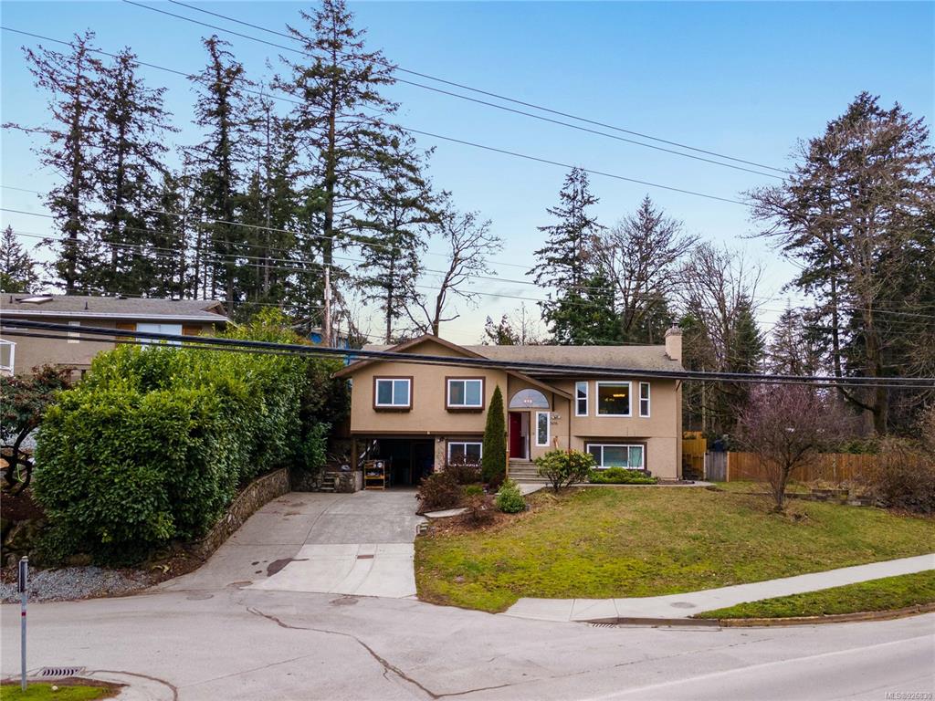 7476 East Saanich Road, Central Saanich, BC, V8M 1W2