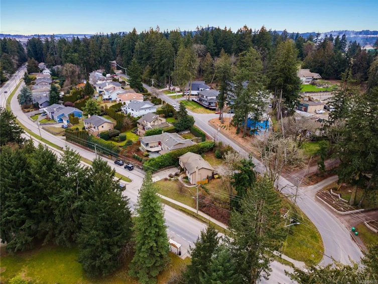 7476 East Saanich Road, Central Saanich, BC, V8M 1W2 - 4