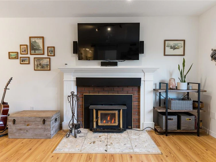 7476 East Saanich Road, Central Saanich, BC, V8M 1W2 - 5