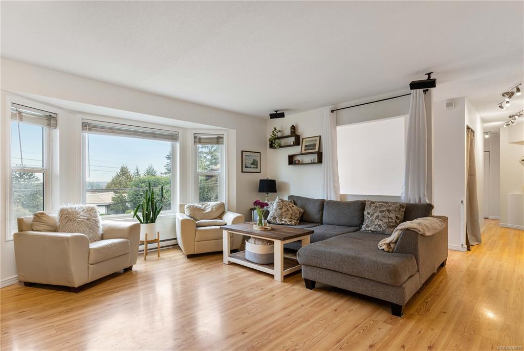 7476 East Saanich Road, Central Saanich, BC, V8M 1W2 - 7