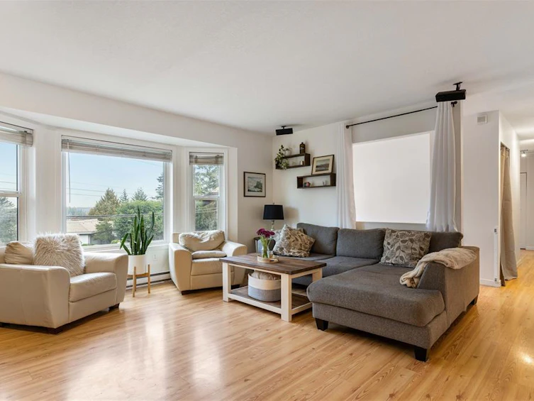 7476 East Saanich Road, Central Saanich, BC, V8M 1W2 - 7