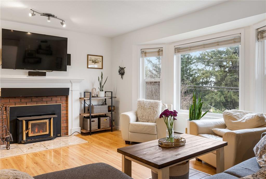 7476 East Saanich Road, Central Saanich, BC, V8M 1W2 - 8