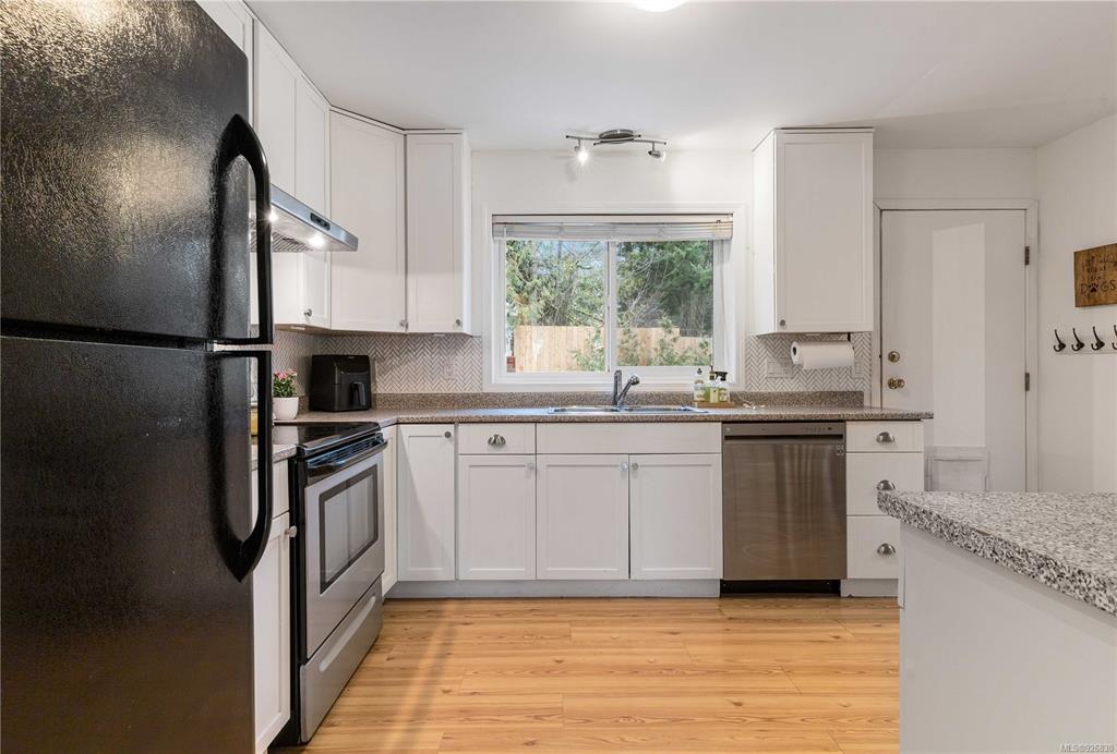 7476 East Saanich Road, Central Saanich, BC, V8M 1W2 - 10
