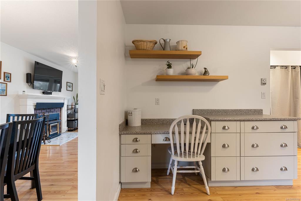 7476 East Saanich Road, Central Saanich, BC, V8M 1W2 - 11