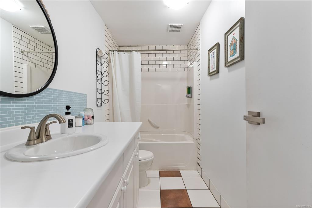 7476 East Saanich Road, Central Saanich, BC, V8M 1W2 - 28