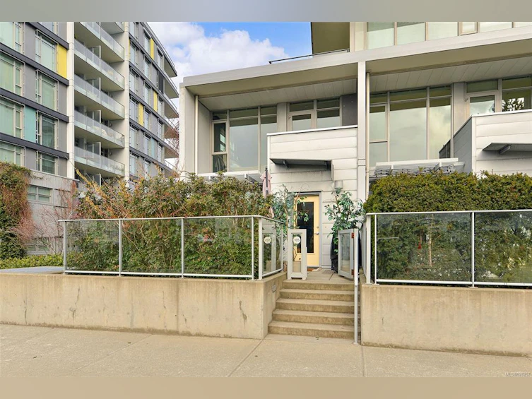 105-373 Tyee Road, Victoria, BC, V9A 0B3