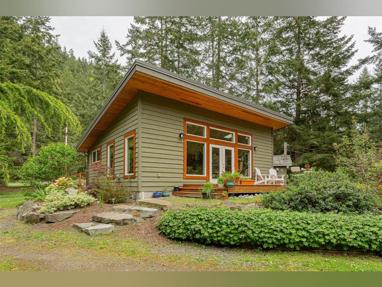 404 Wood Dale Drive, Mayne Island, BC, V0N 2J2
