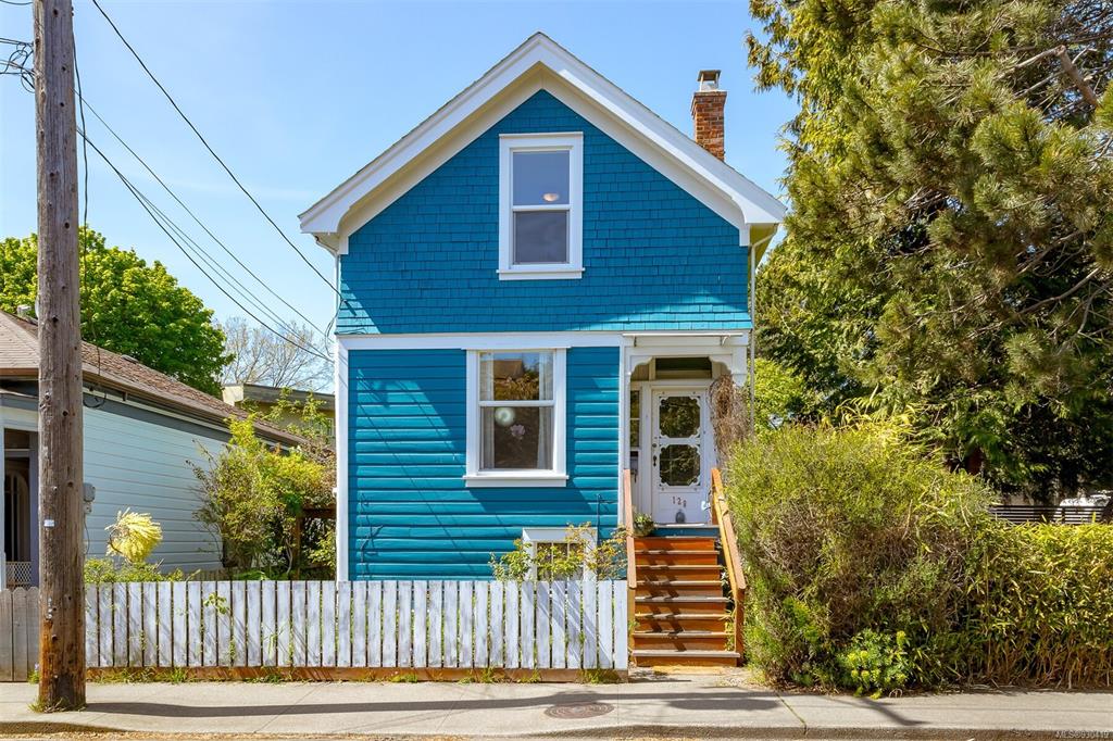 128 St. Lawrence Street, Victoria, BC, V8V 1X8