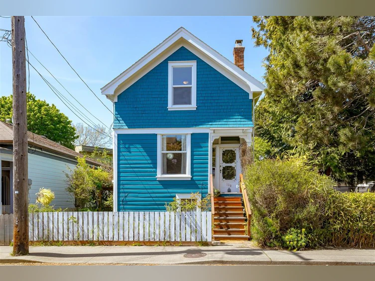 128 St. Lawrence Street, Victoria, BC, V8V 1X8
