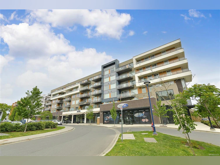 404-967 Whirlaway Crescent, Langford, BC, V9B 6W6