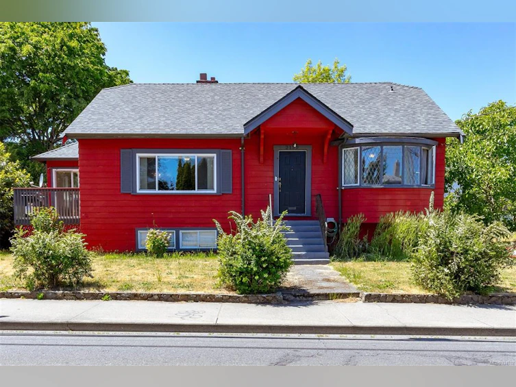 2150 Fernwood Road, Victoria, BC, V8T 2Z2