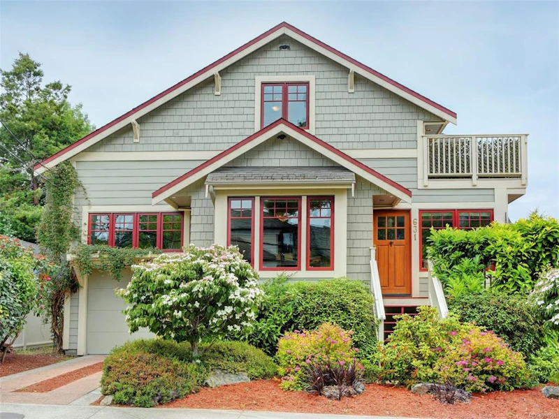 631 Avalon Road, Victoria BC V8V 1N8