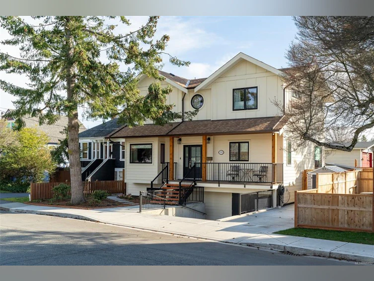 1709 Denman Avenue, Victoria, BC, V8R 4K6
