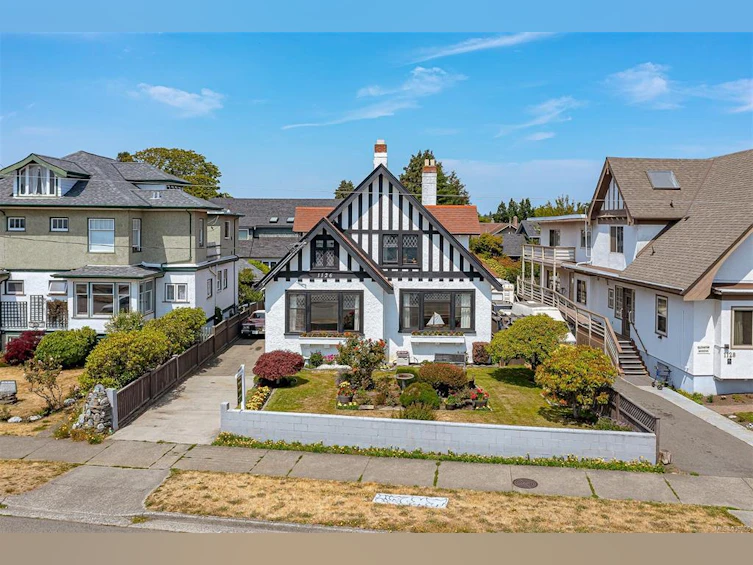1126 Dallas Road, Victoria, BC, V8W 1B9