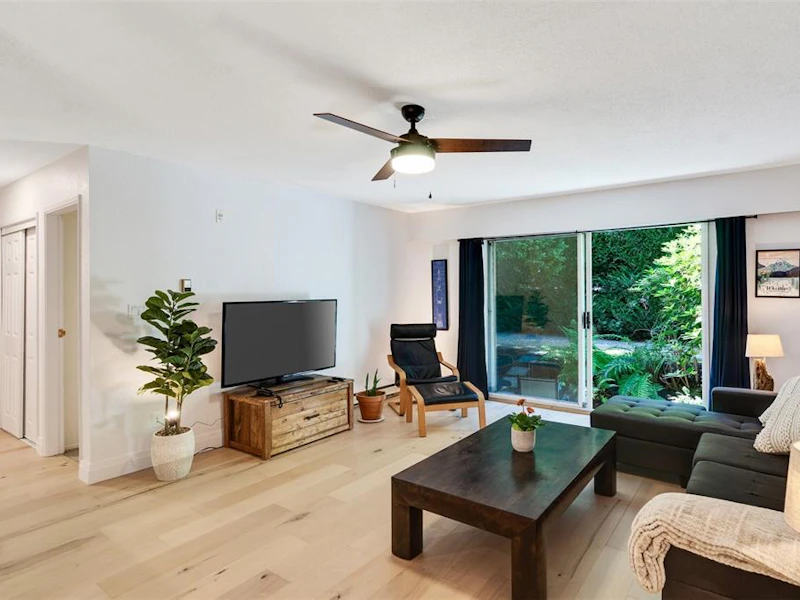 208 - 1490 Garnet Road, Saanich BC V8P 5L1