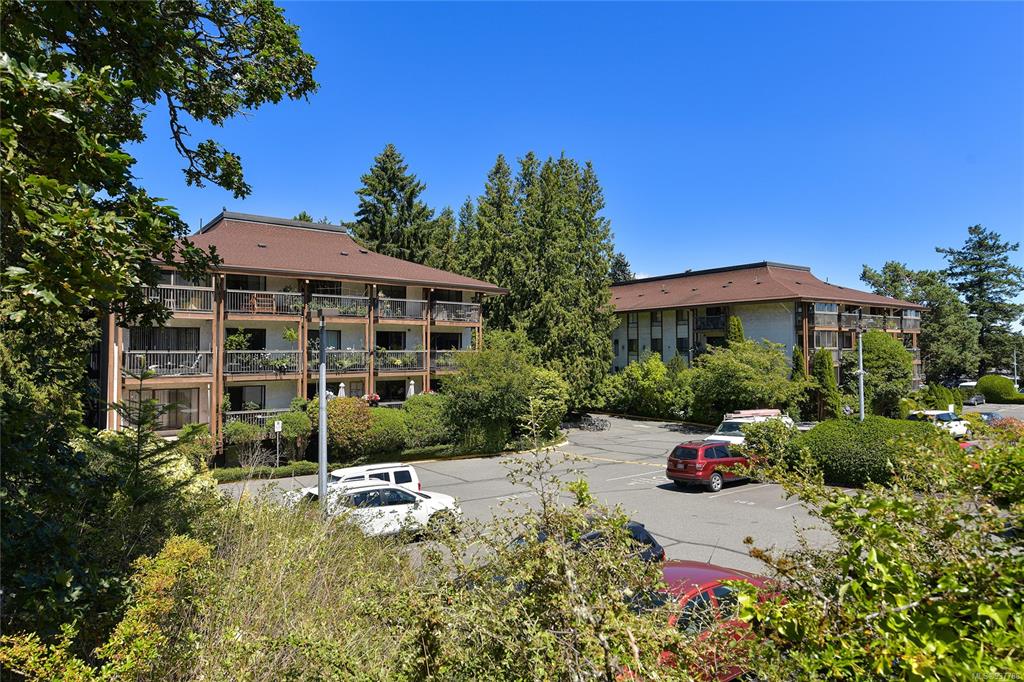 212-1009 Mckenzie Avenue, Saanich, BC, V8X 4B1
