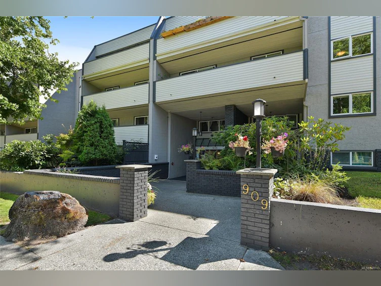 307-909 Pembroke Street, Victoria, BC, V8T 4Z5