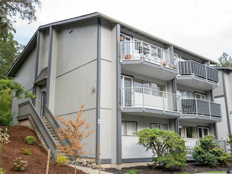 588 Carnation Place, Saanich BC V8Z 6G5