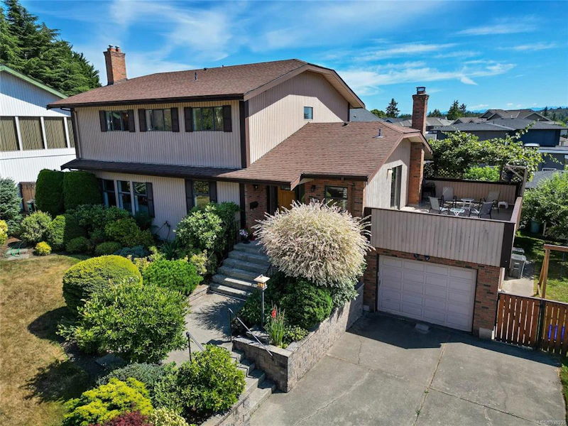 4085 San Capri Terrace, Saanich BC V8N 2J5