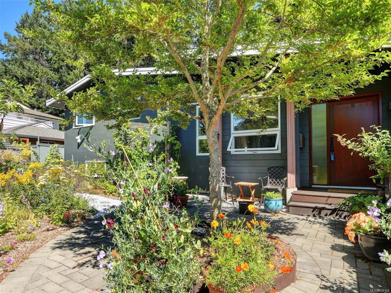 2110 Wenman Drive, Saanich BC V8N 2S2