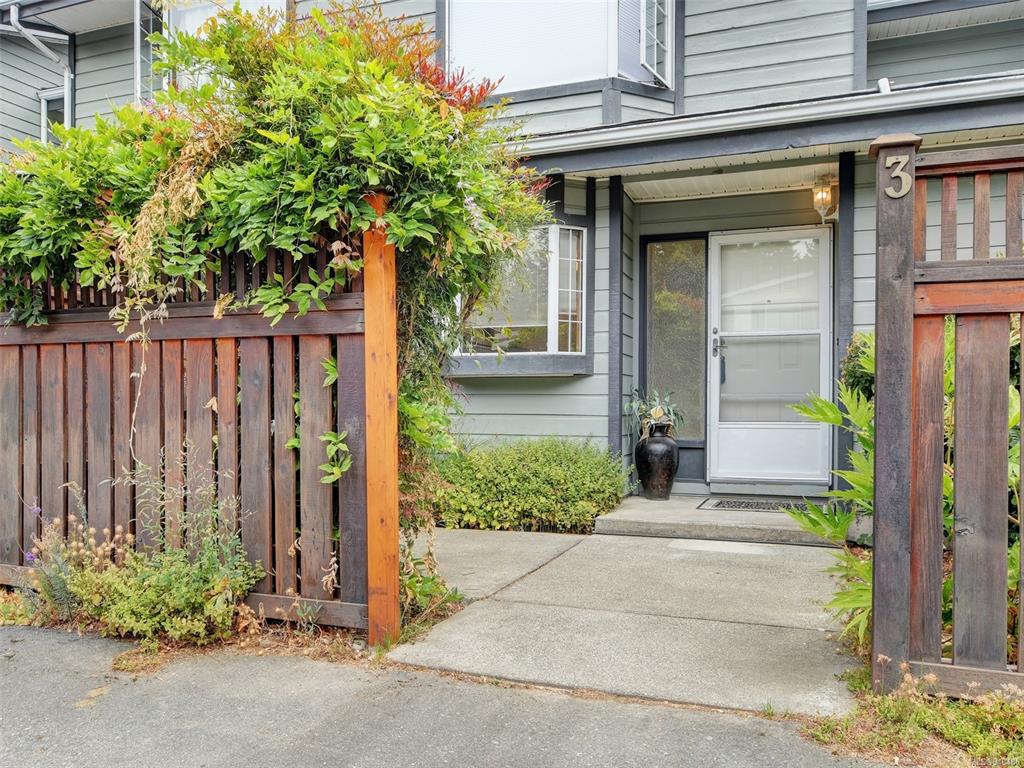 3-630 Huxley Street, Saanich, BC, V8Z 3X8