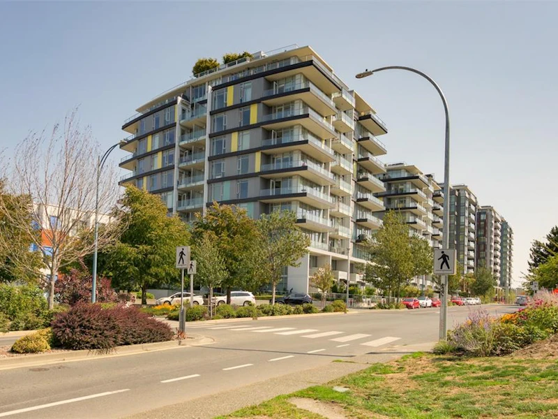 609 - 379 Tyee Road, Victoria BC V9A 0B4