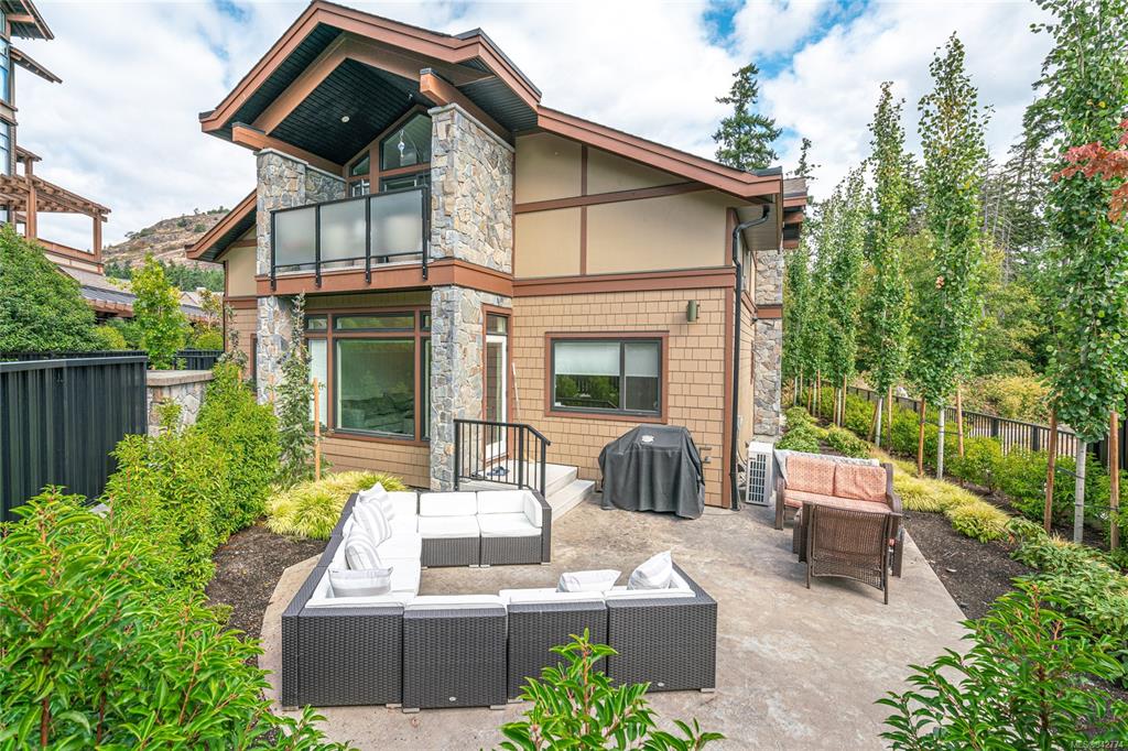 102-2045 Country Club Way, Langford, BC, V9B 6R3