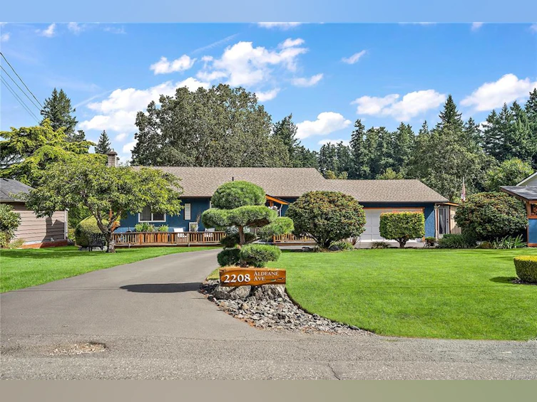 2208 Aldeane Avenue, Colwood, BC, V9B 2C5