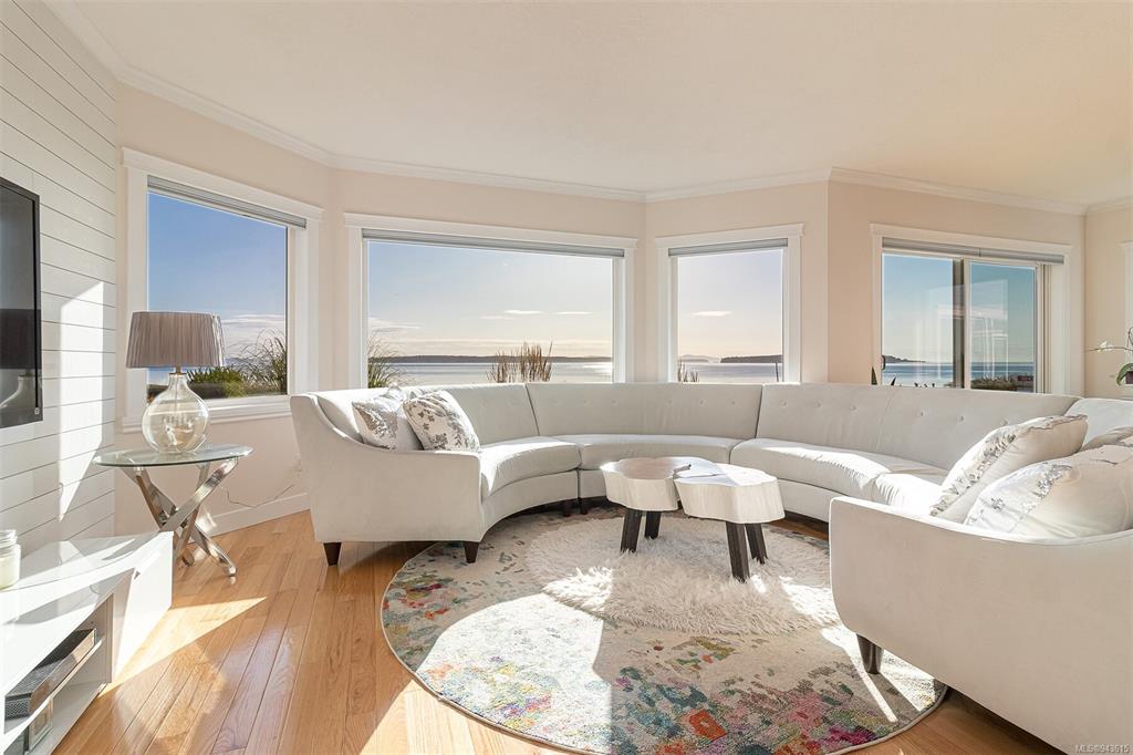 9456 Lochside Drive, Sidney, BC, House For Sale REW