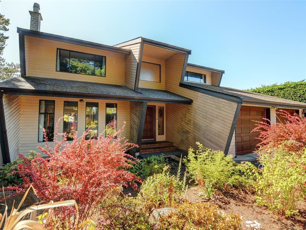 3933 Aspen Place, Saanich, BC, V8N 5B5