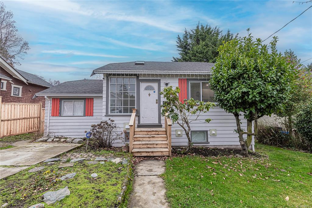 981 Tattersall Drive, Saanich, BC, V8X 2X1