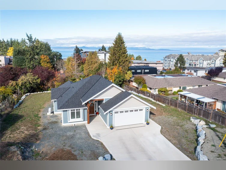 295 Banks Avenue, Parksville, BC, V9P 1K5