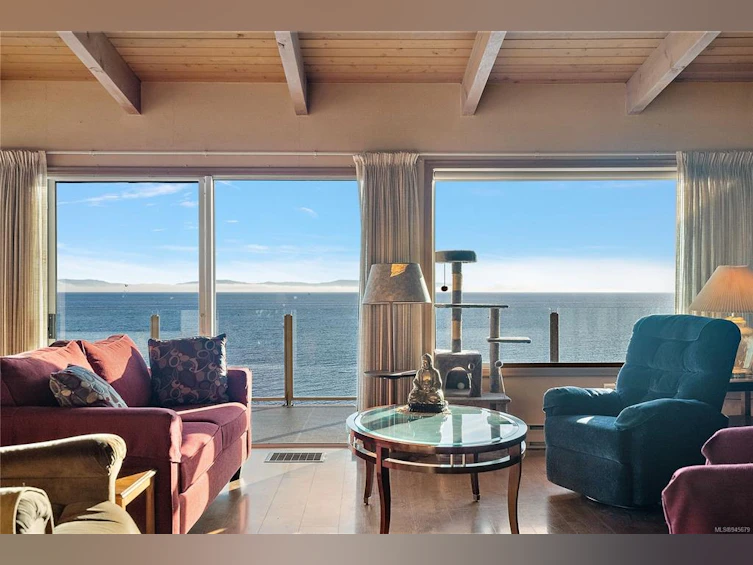 5053 Cordova Bay Road, Saanich, BC, V8Y 2K1