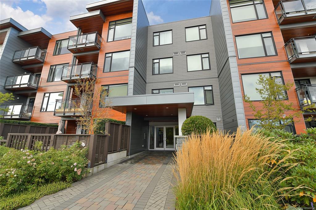 204-3815 Rowland Avenue, Saanich, BC, V8Z 0E1