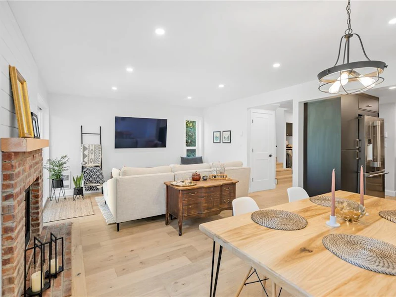 111 - 3048 Washington Avenue, Victoria BC V9A 1P6