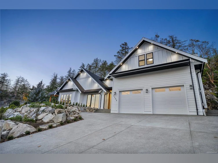 2299 Bonnington Drive, Fairwinds, BC, V9P 9L9