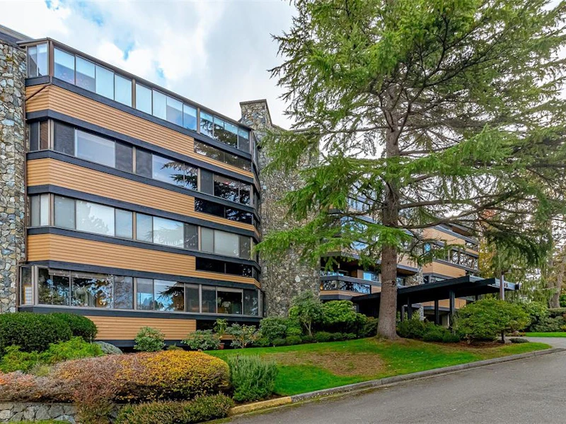 307 - 1106 Glenora Place, Saanich BC V8P 2C3