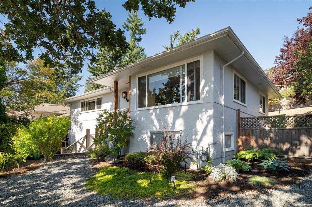 4030 Grange Road, Saanich, BC, V8Z 4V3