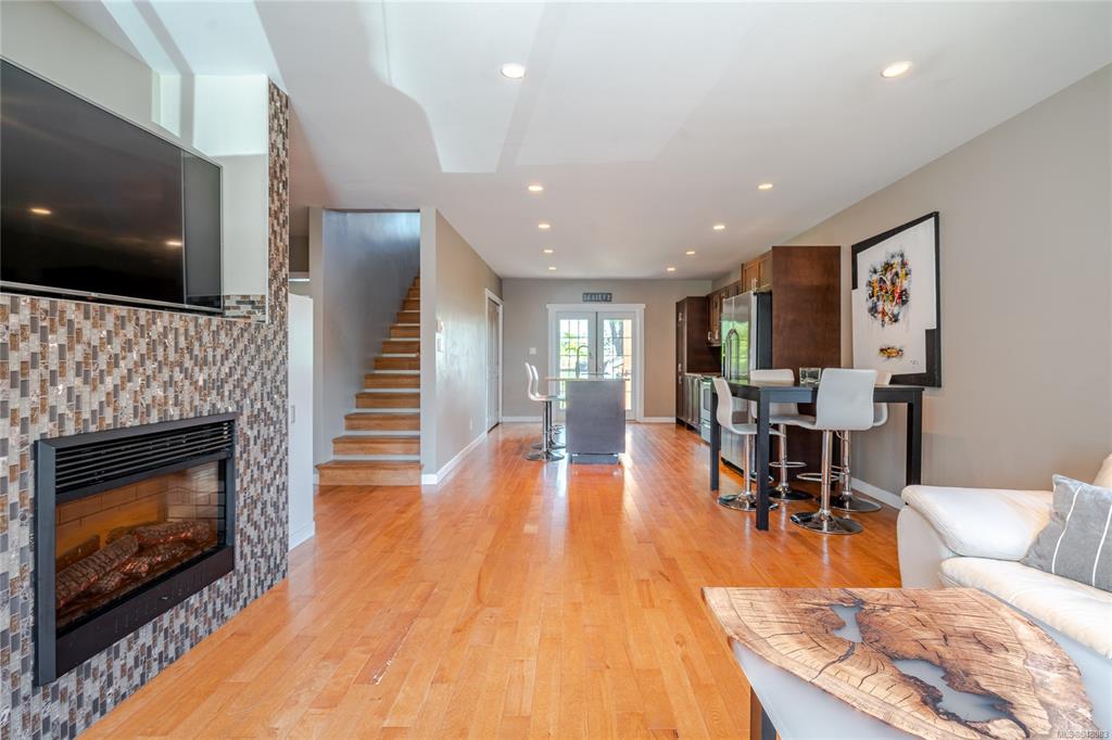 167 Little Eldon Place, Saanich, BC, V8Z 1E2