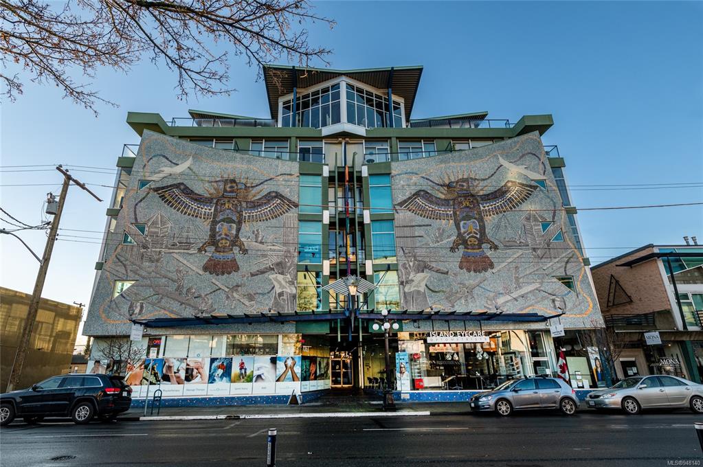 P8-1061 Fort Street, Victoria, BC, V8V 5A1