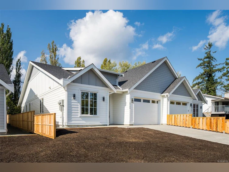 9348 Maryland Drive, Sidney, BC, V8L 2R3