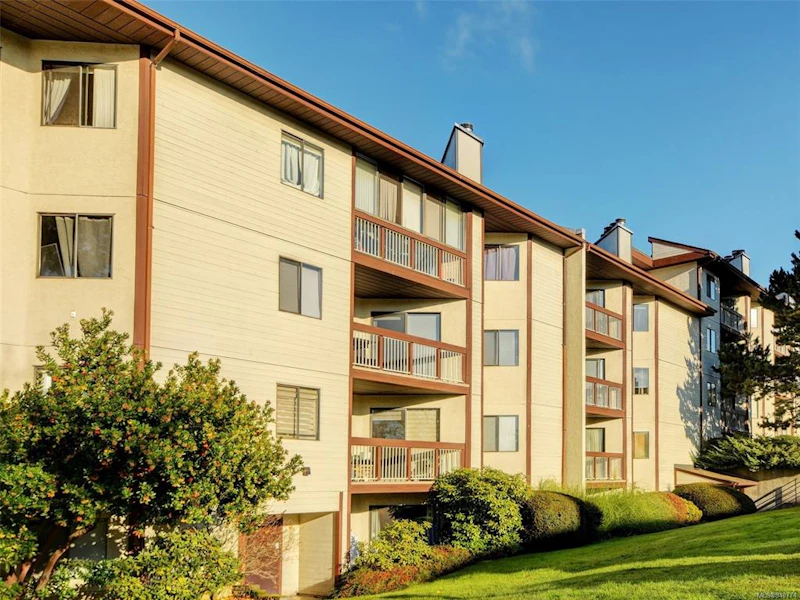 101 - 73 W Gorge Road, Saanich BC V9A 1L9