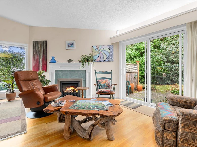 11 - 5156 Cordova Bay Road, Saanich BC V8Y 2X6