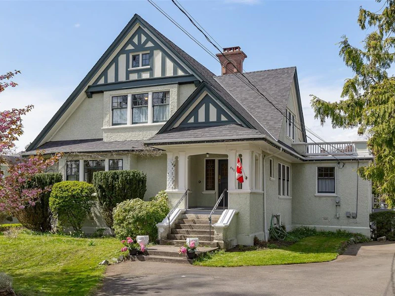 830 Pemberton Road, Victoria BC V8S 3R4